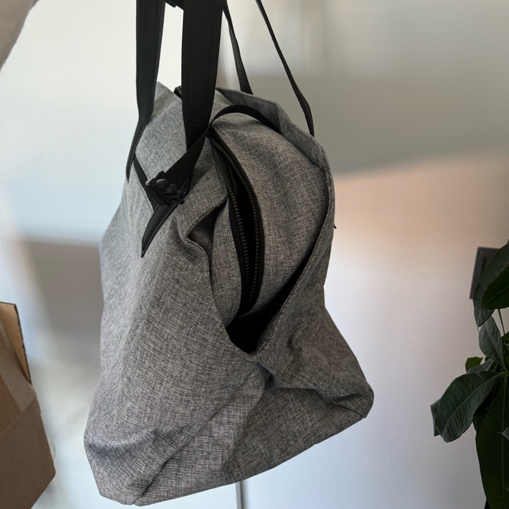 Lululemon gym bag